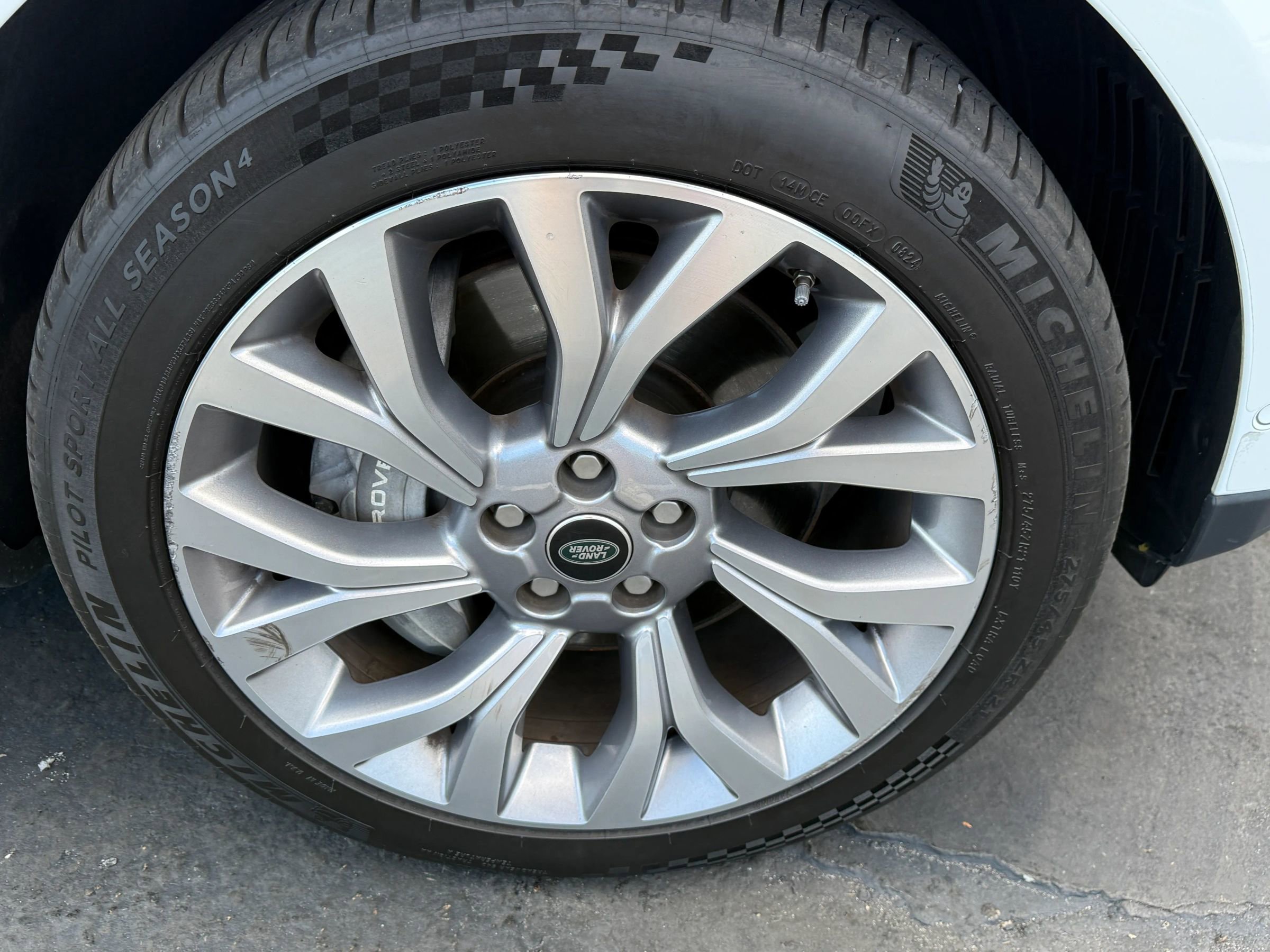 Used 2018 Land Rover Range Rover Autobiography image 43