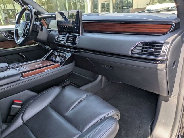 Certified 2023 Lincoln Navigator L Reserve AWD/4WD image 30