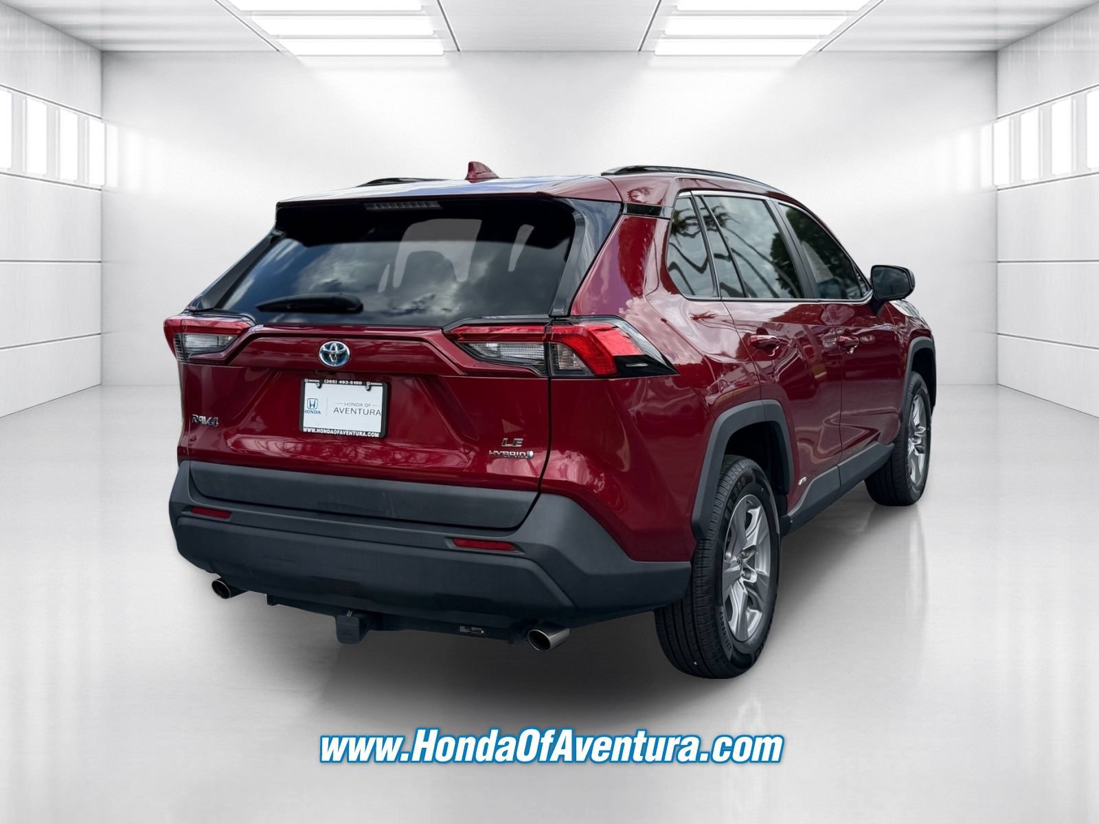 Used 2024 Toyota RAV4 LE AWD/4WD image 5