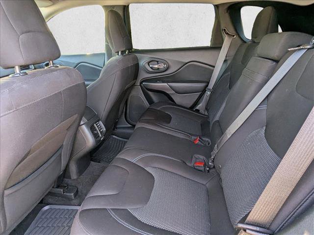 Used 2019 Jeep Cherokee Latitude w/ Popular Appearance Group image 18