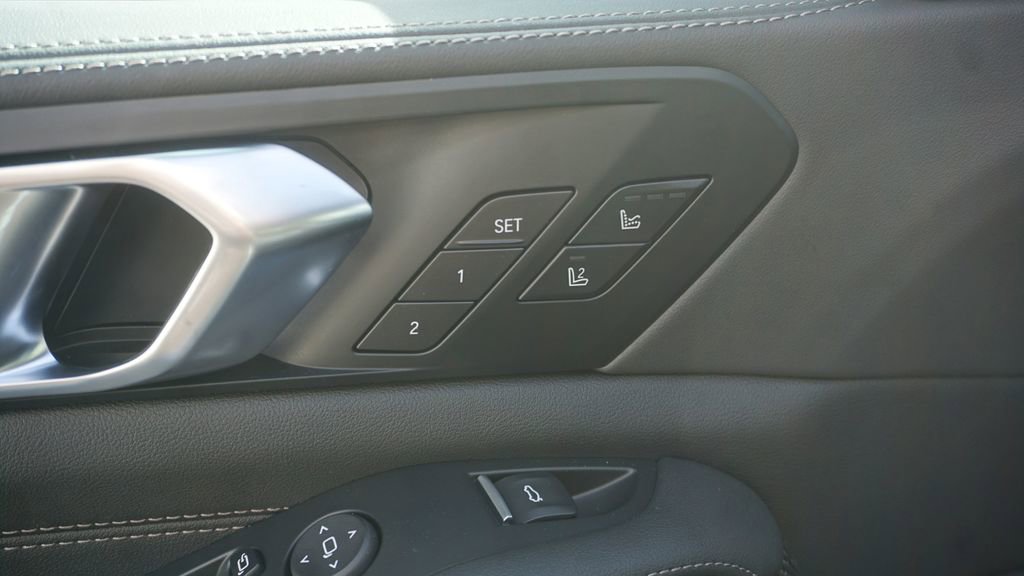 New 2026 BMW X5 M60i image 12