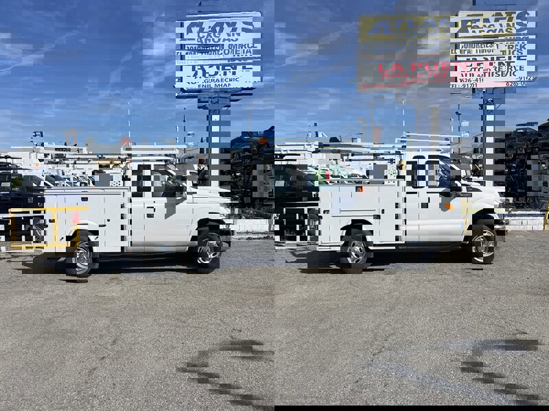 Used 2016 Ford F350 XL image 2