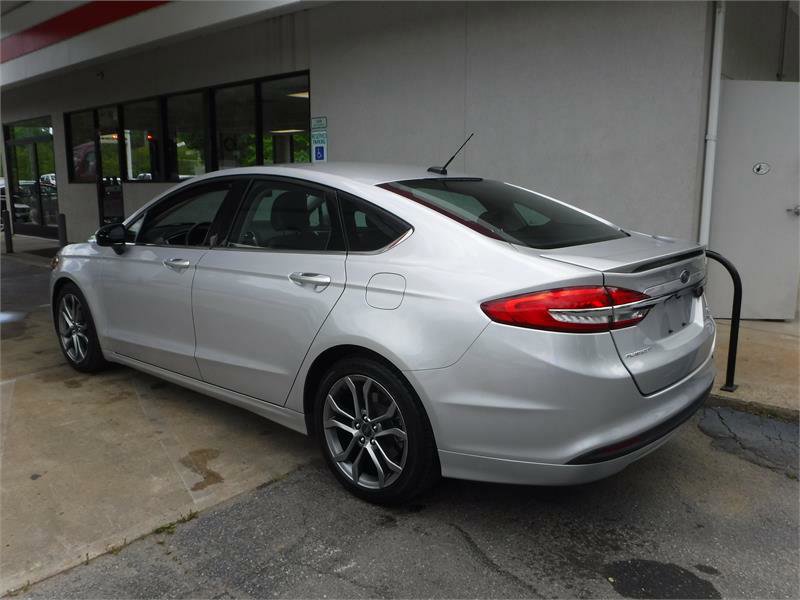 Used 2017 Ford Fusion SE w/ Equipment Group 201A image 10