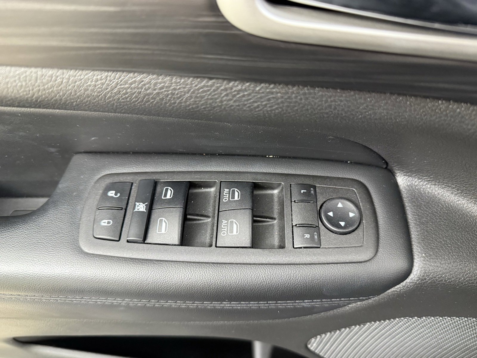 Used 2021 Jeep Grand Cherokee Laredo X image 11