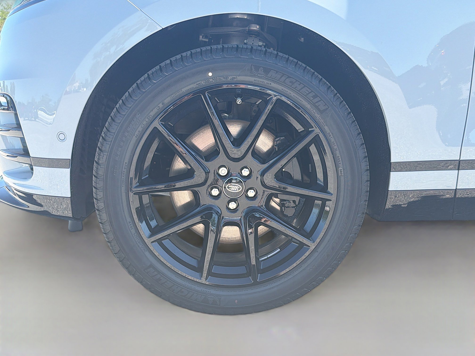 New 2026 Land Rover Range Rover Velar Dynamic SE image 41