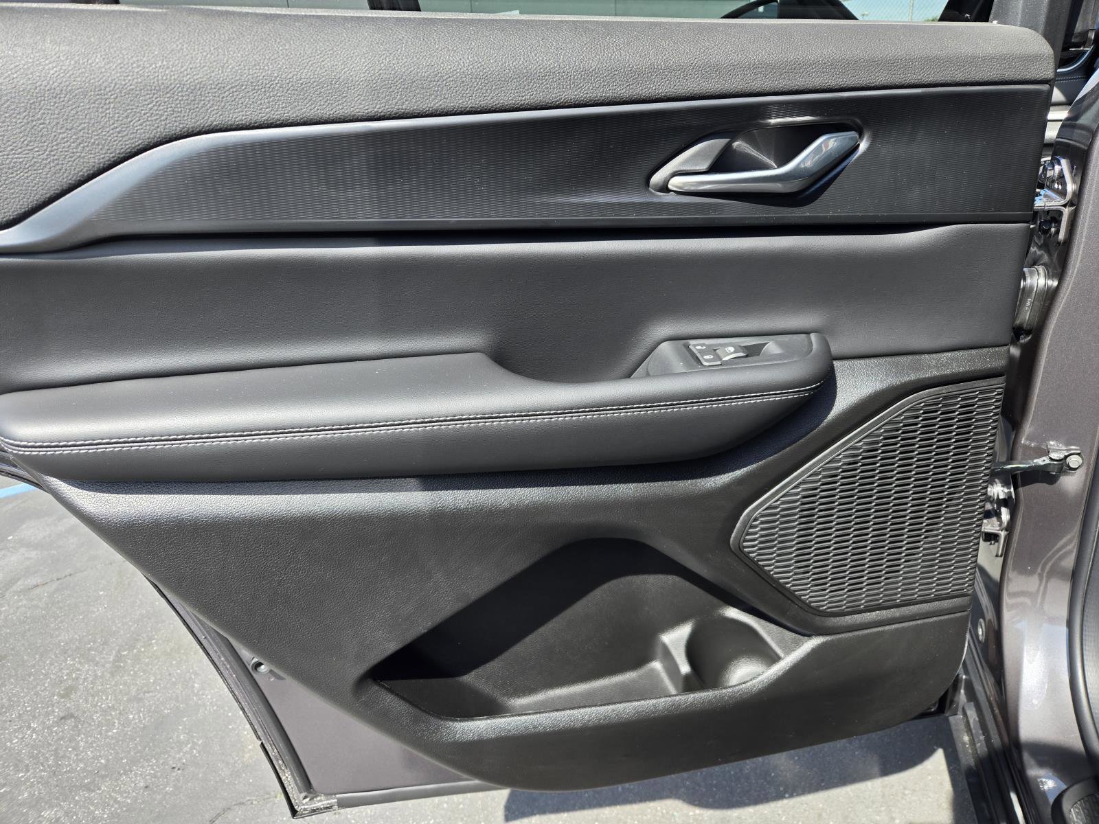 New 2026 Jeep Grand Cherokee L 2WD image 25