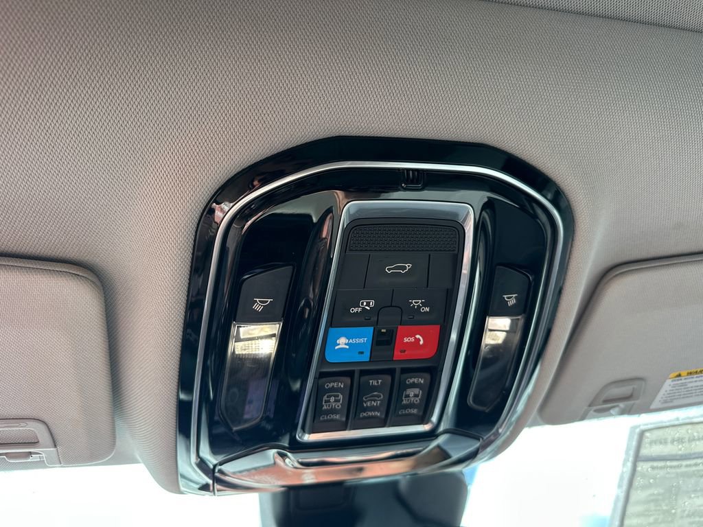 Used 2023 Jeep Grand Cherokee Overland image 35