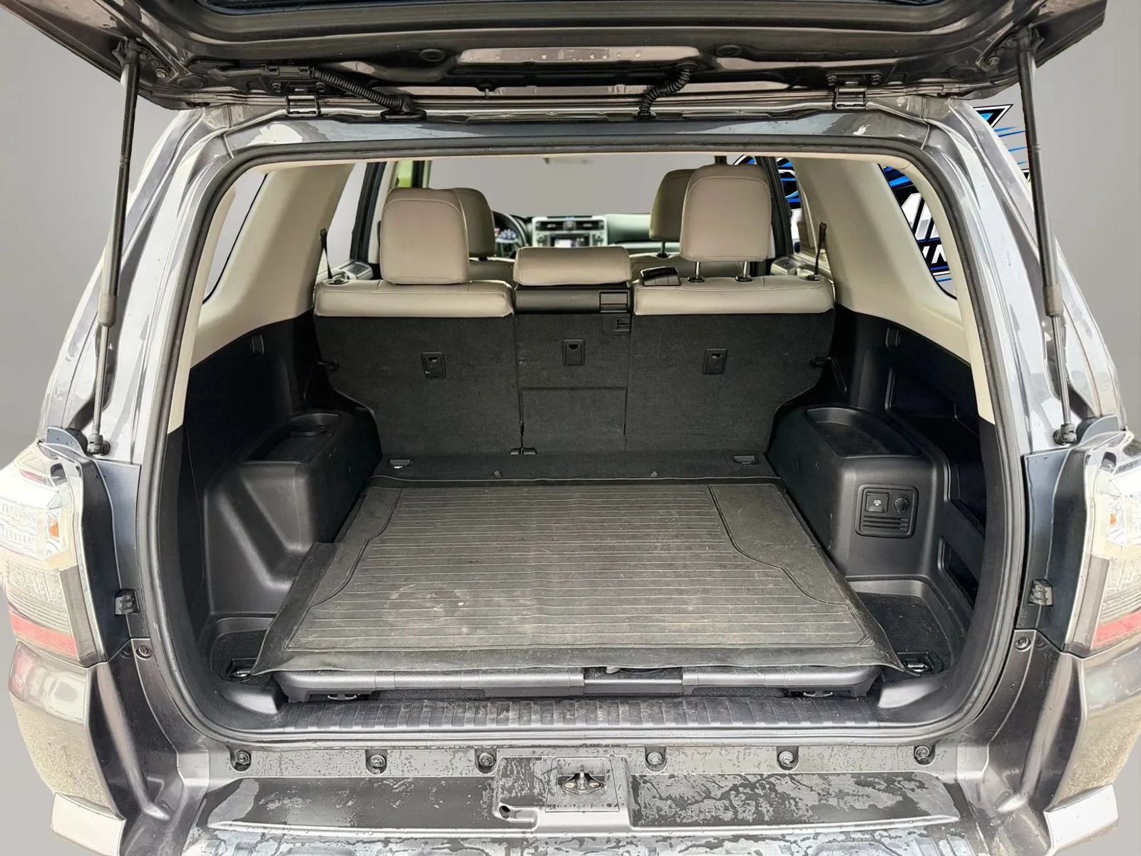 Used 2016 Toyota 4Runner SR5 RWD image 7
