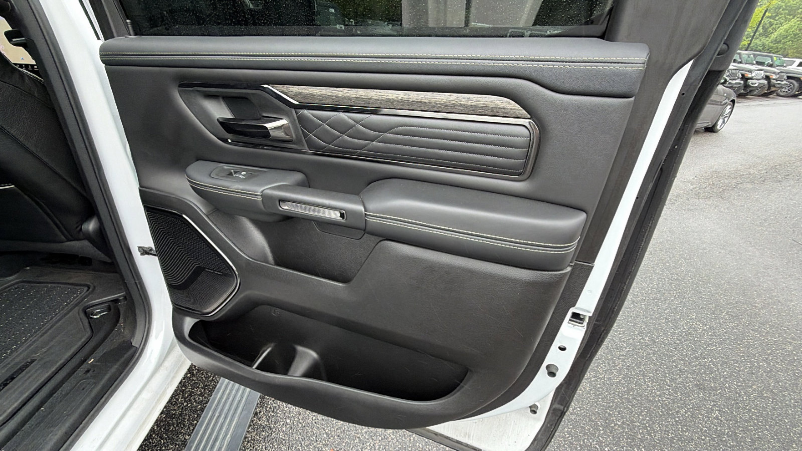 Used 2025 RAM 1500 Limited AWD/4WD image 22