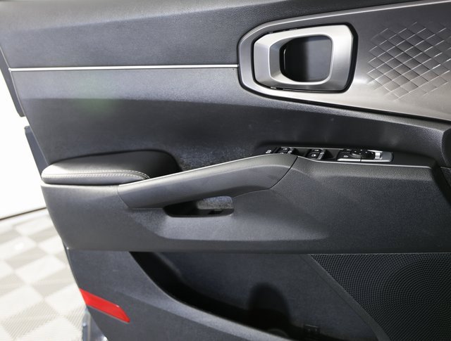 Used 2023 Kia Sorento LX image 25