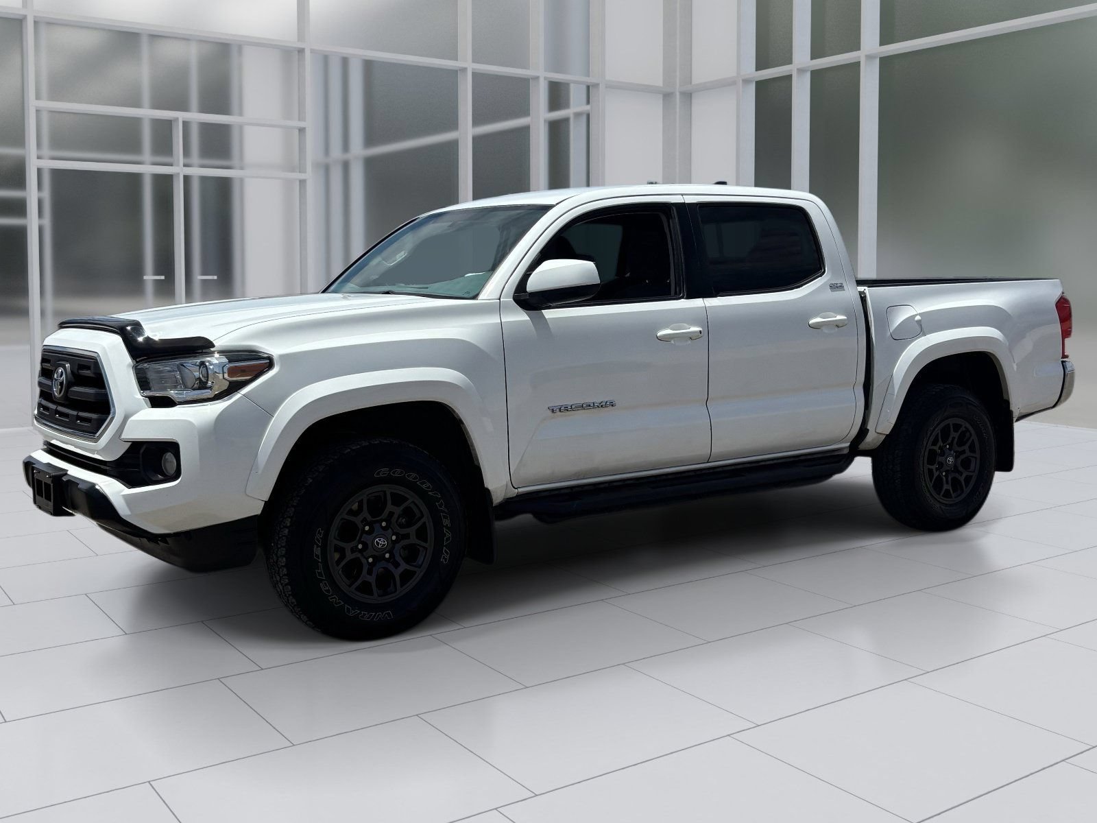 Used 2017 Toyota Tacoma SR5 w/ Tow Package AWD/4WD image 3
