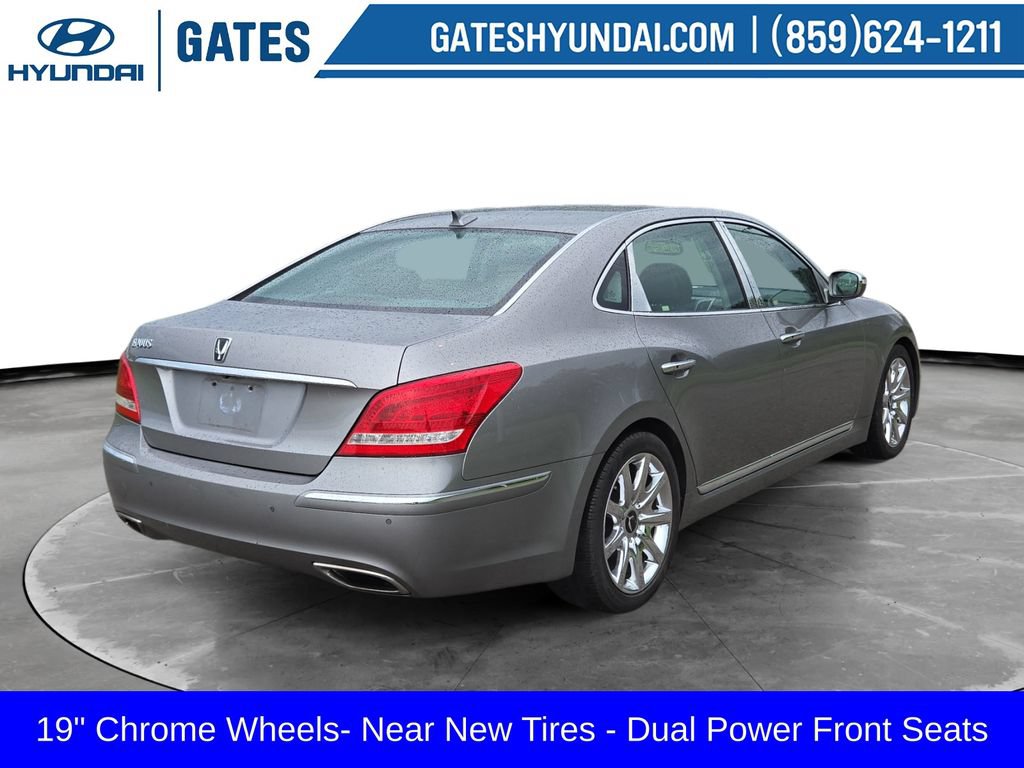 Used 2011 Hyundai Equus Signature RWD image 2