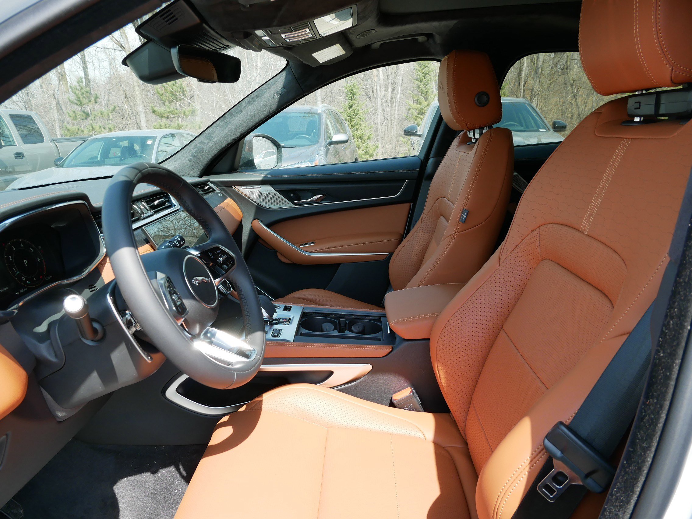 New 2026 Jaguar F-PACE R-Dynamic S image 3