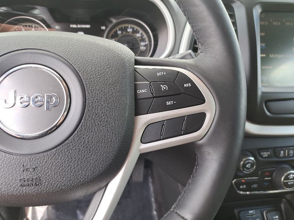 Used 2017 Jeep Cherokee Limited AWD/4WD image 18