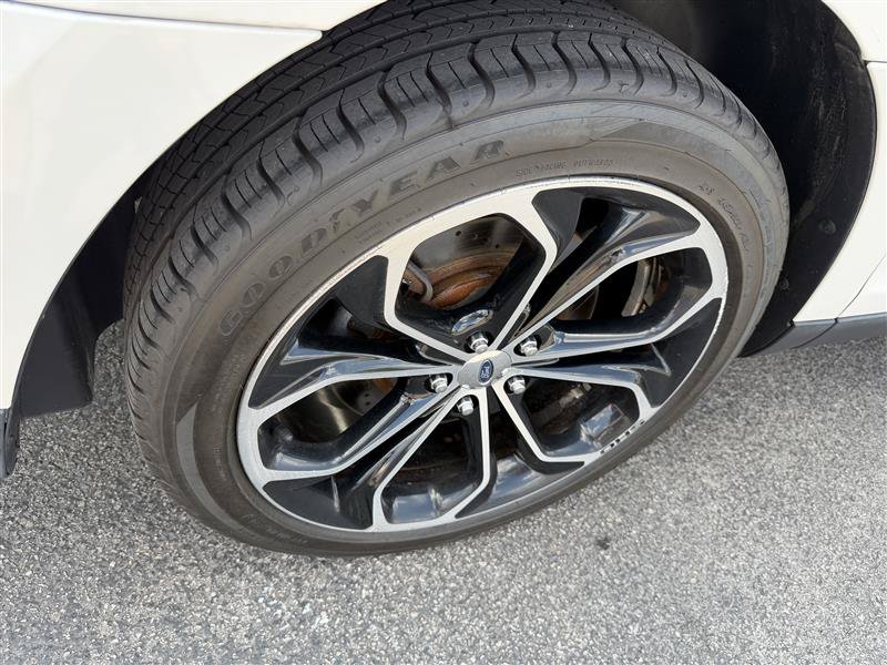 Used 2013 Ford Taurus SHO AWD/4WD image 13