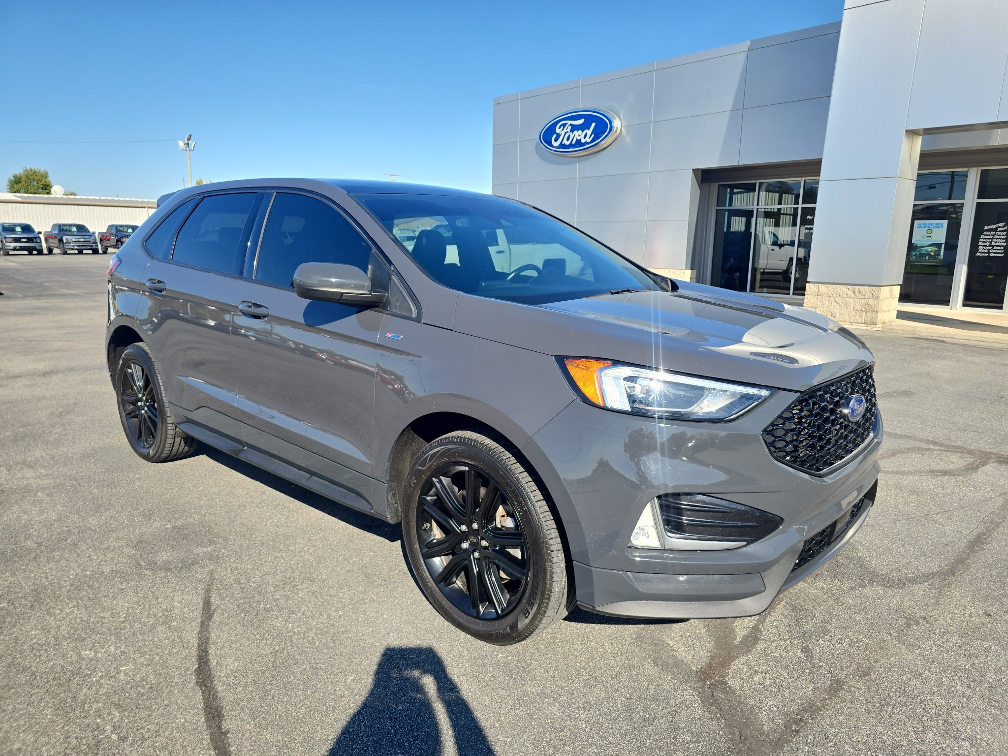 Used 2021 Ford Edge ST-Line w/ Class II Trailer Tow Package AWD/4WD image 4