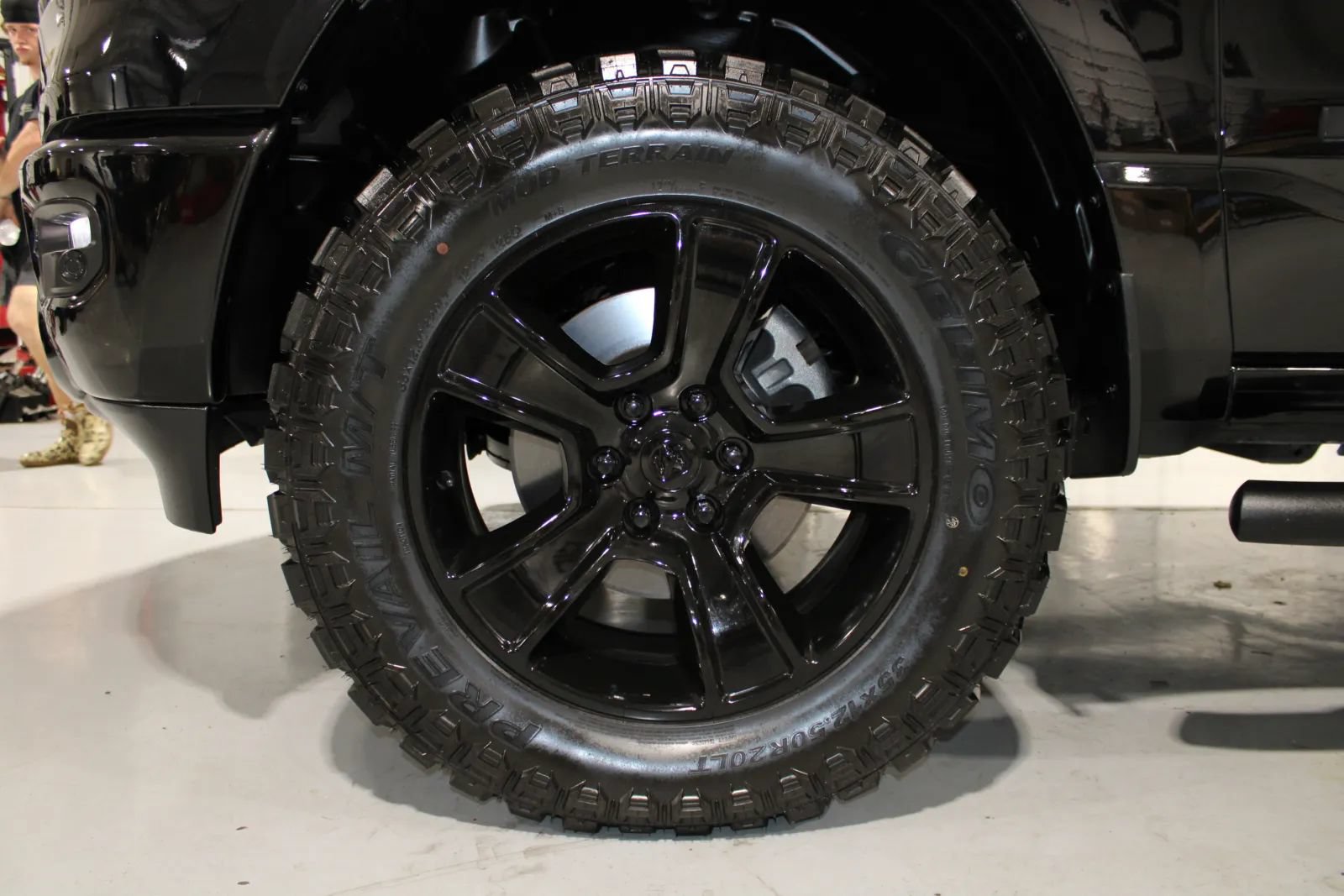 Used 2024 RAM 1500 Laramie AWD/4WD image 5
