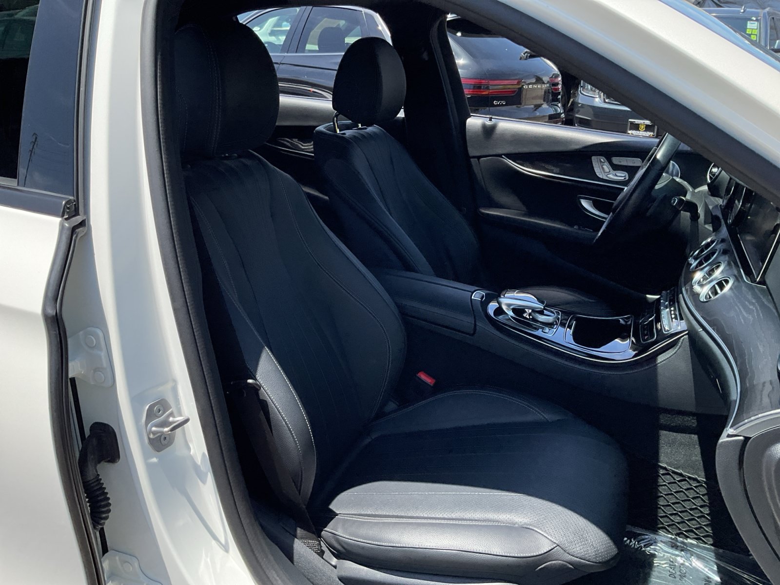 Used 2017 Mercedes-Benz E 300 image 21