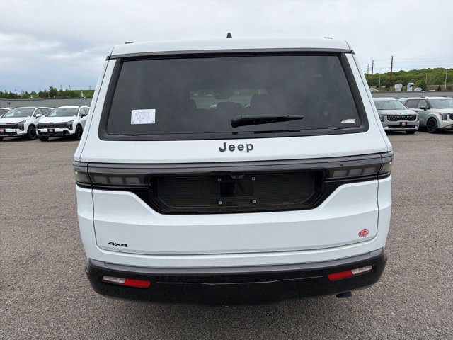 New 2026 Jeep Grand Wagoneer Limited w/ 8-Passenger Seating Package AWD/4WD image 4