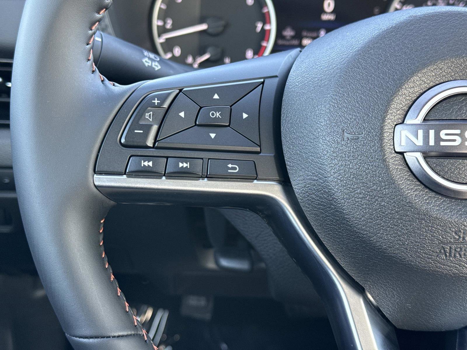 Used 2025 Nissan Sentra SR image 8