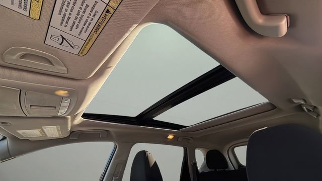 Used 2017 Nissan Rogue SV w/ Sun & Sound Touring Package image 19