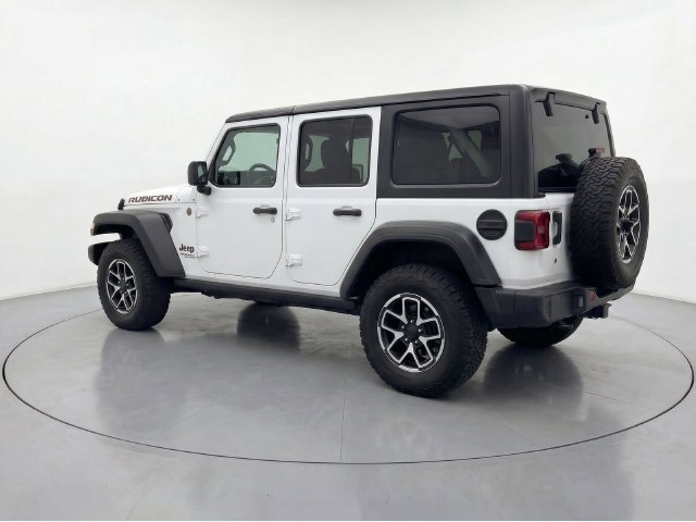 Used 2025 Jeep Wrangler Unlimited Rubicon AWD/4WD image 4