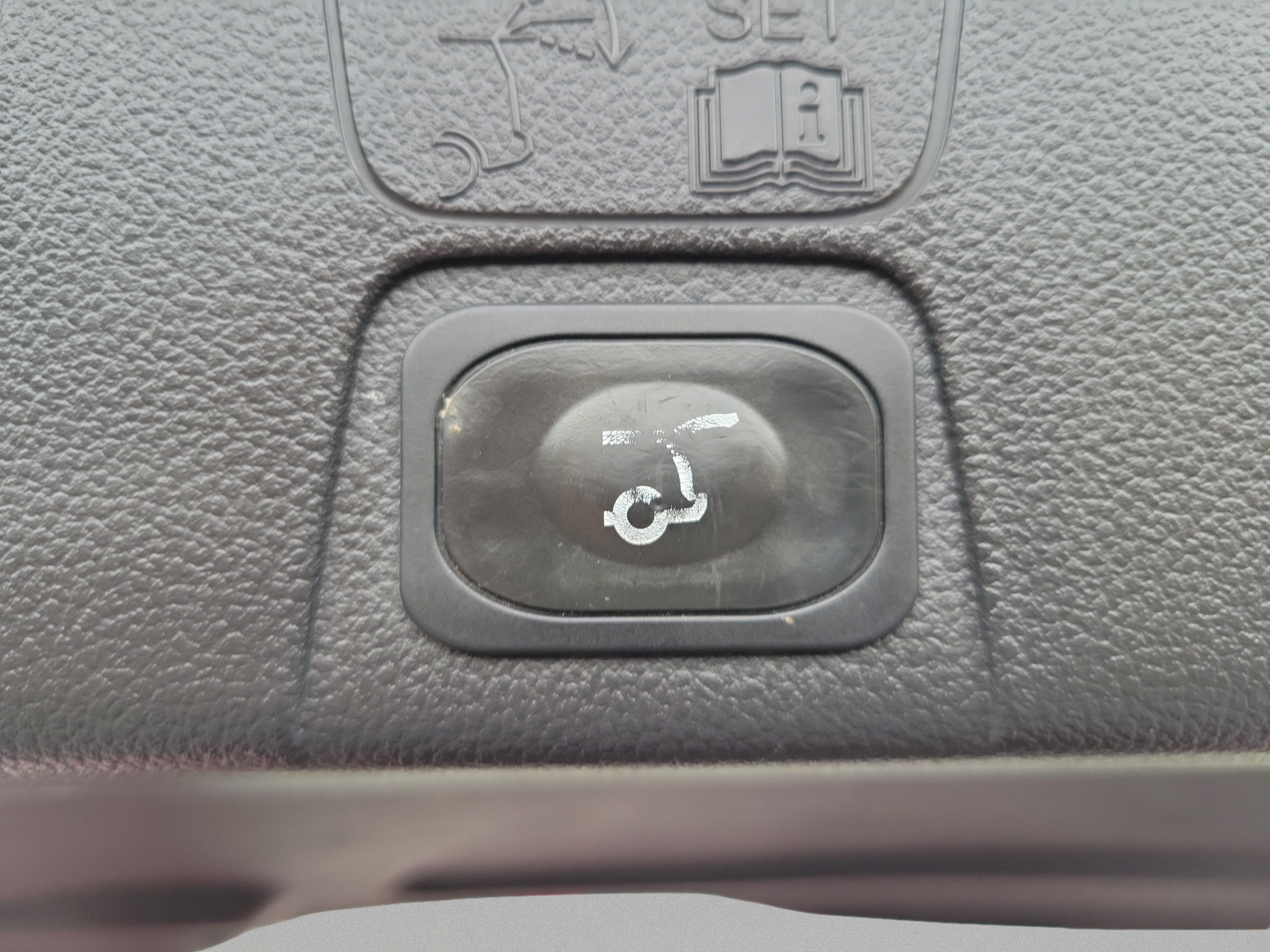 Used 2016 Ford C-MAX SEL w/ Equipment Group 302A FWD image 11