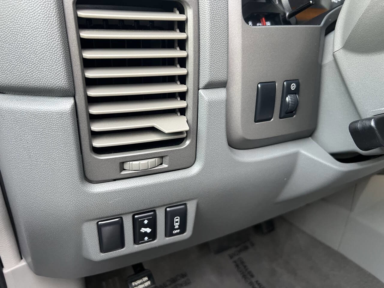 Used 2004 Nissan Armada SE w/ (Tow) Tow Pkg image 17