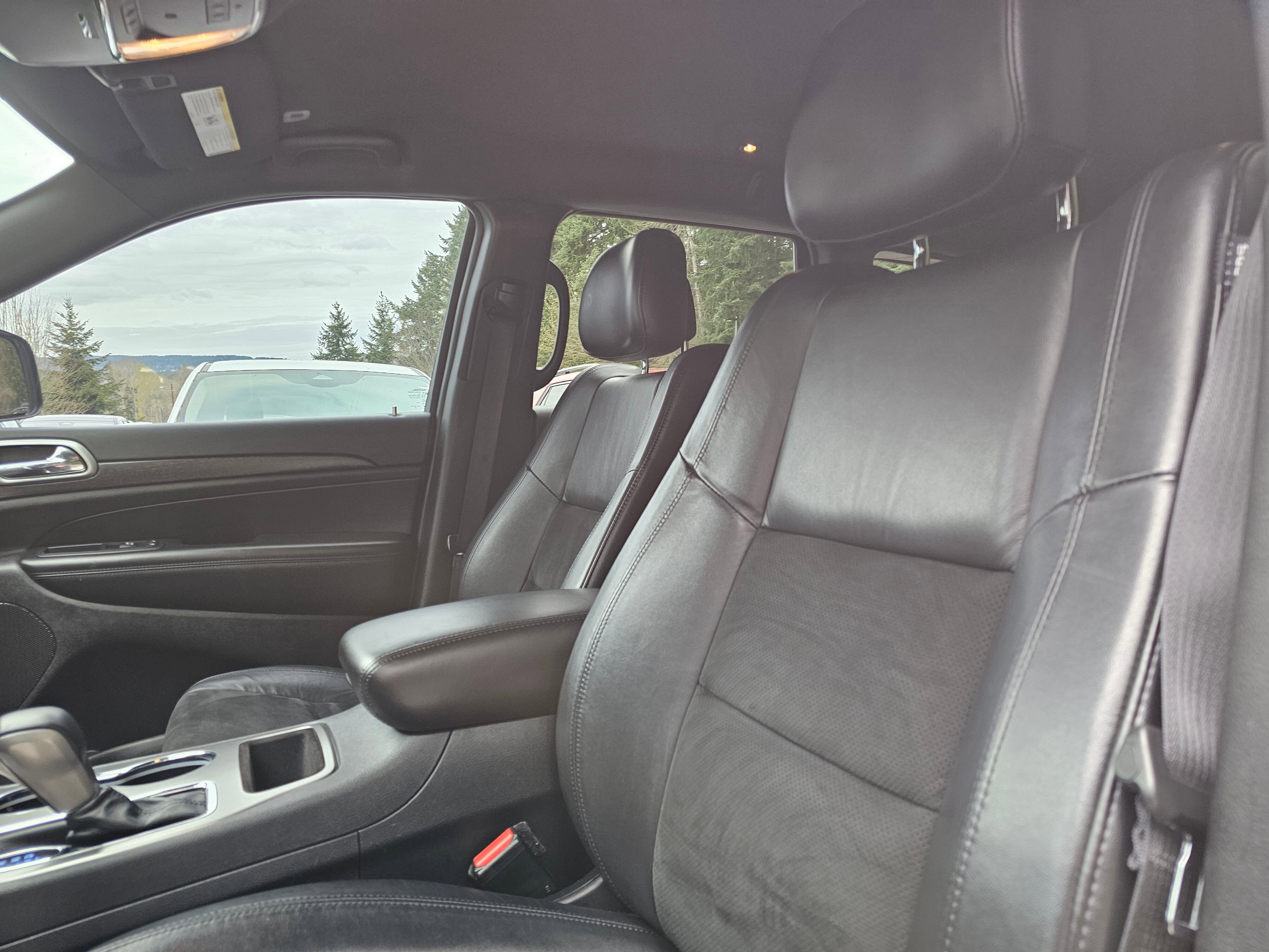 Used 2018 Jeep Grand Cherokee Altitude AWD/4WD image 19