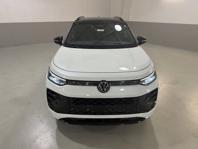 New 2026 Volkswagen Tiguan SE R-Line AWD/4WD image 3