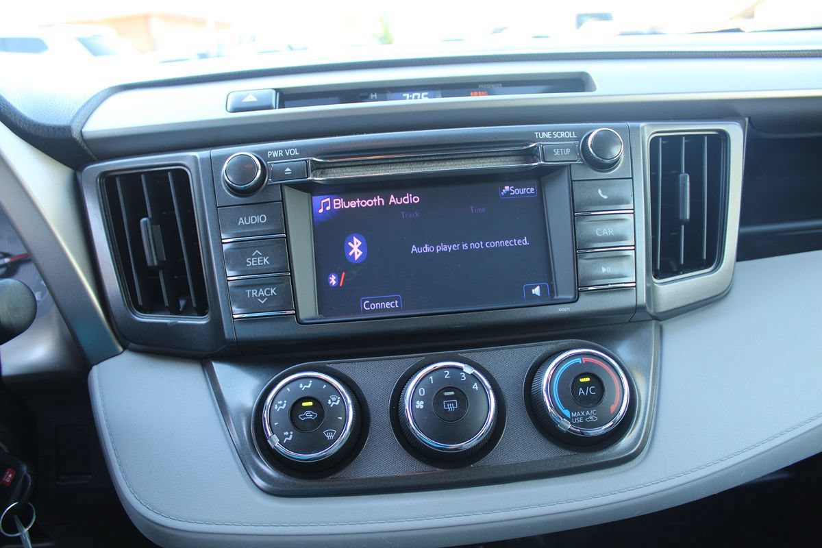 Used 2013 Toyota RAV4 LE AWD/4WD image 24