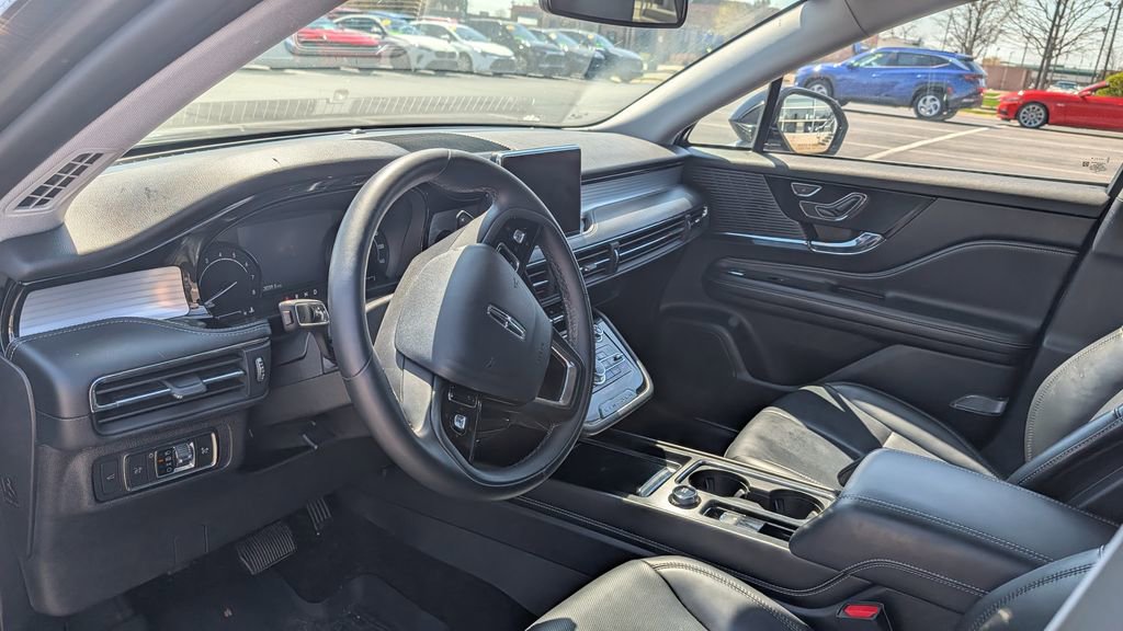 Used 2022 Lincoln Corsair AWD w/ Equipment Group 101A image 11