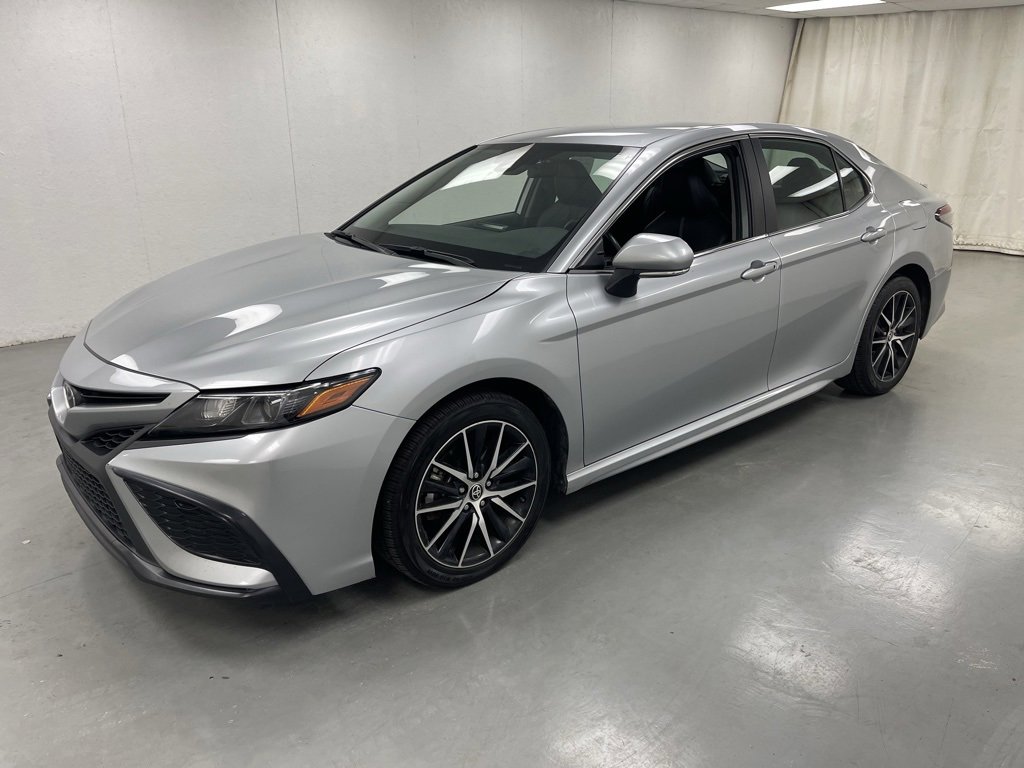 Used 2024 Toyota Camry SE