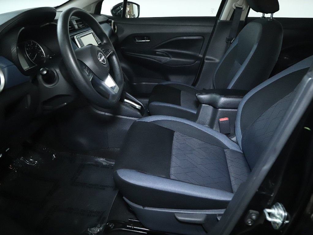 Used 2025 Nissan Versa SV FWD image 18