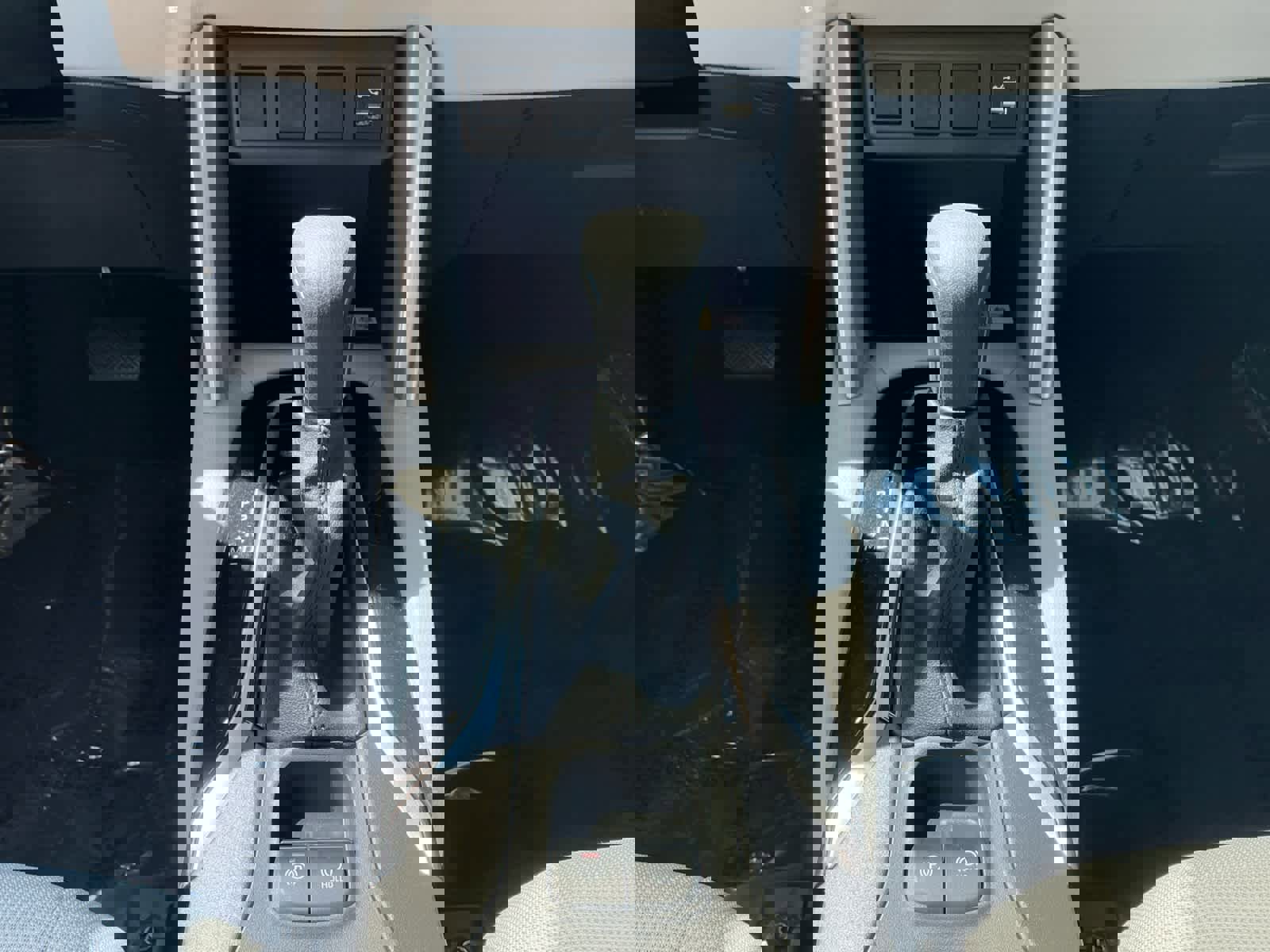 Used 2022 Toyota Corolla Cross LE image 15