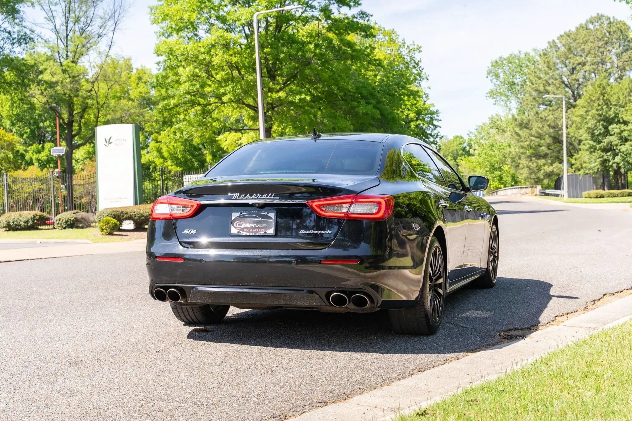 Used 2018 Maserati Quattroporte S Q4 AWD/4WD image 6