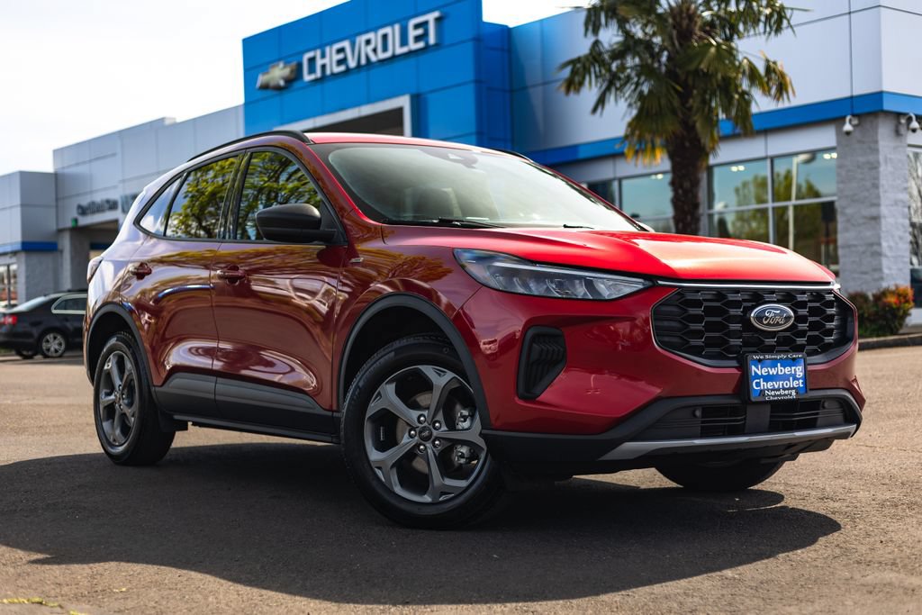 Used 2025 Ford Escape ST-Line AWD/4WD image 1