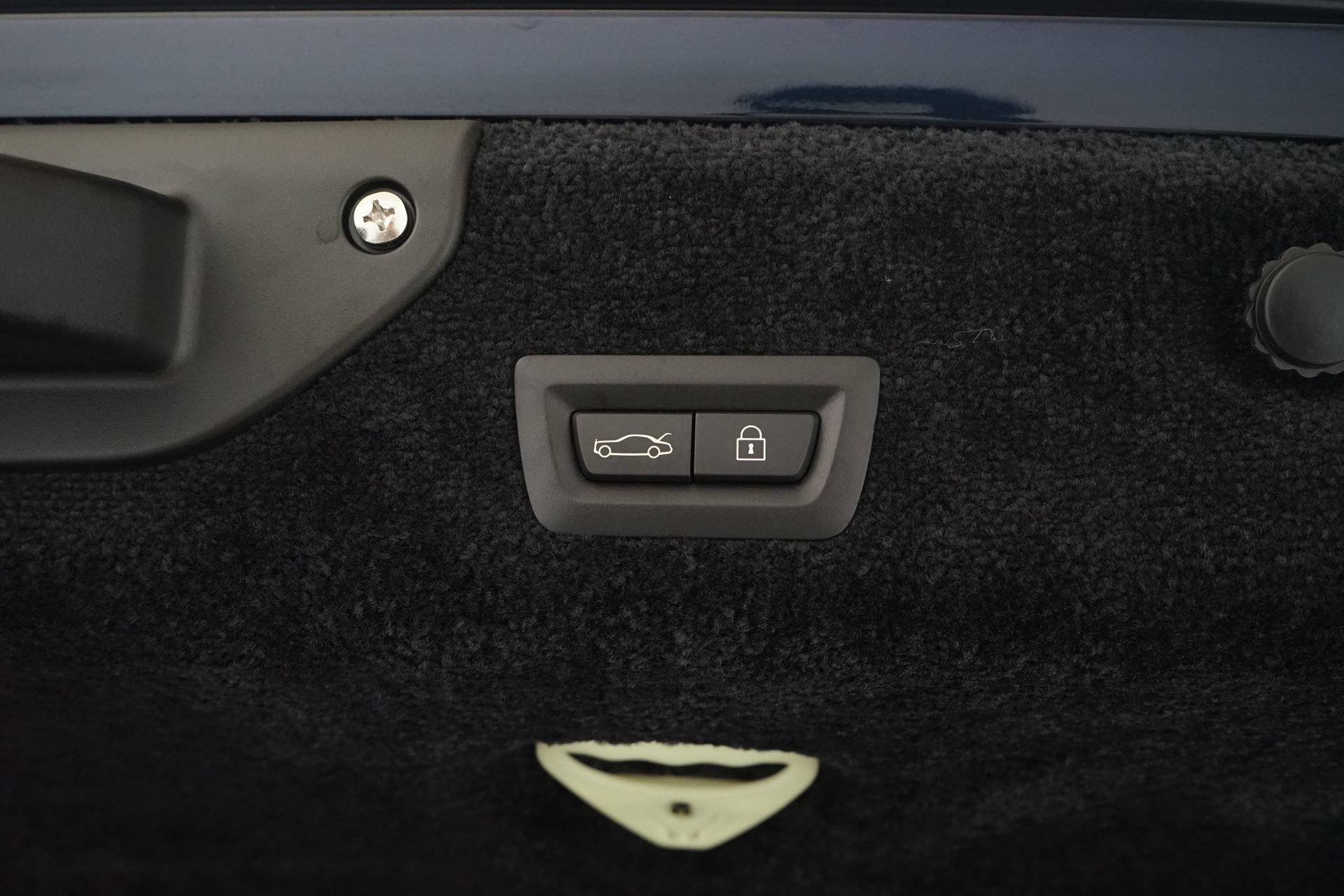 Used 2018 Rolls-Royce Dawn RWD image 32