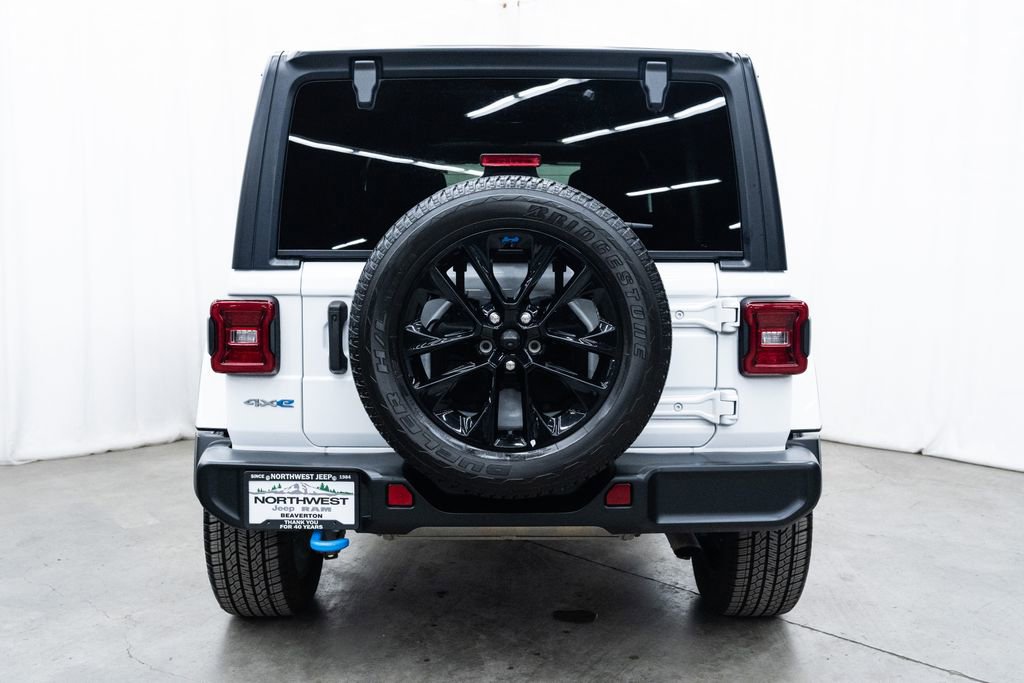 Used 2023 Jeep Wrangler Unlimited Sahara image 5