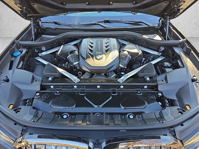 Used 2021 BMW X7 M50i w/ Dynamic Handling Package image 30