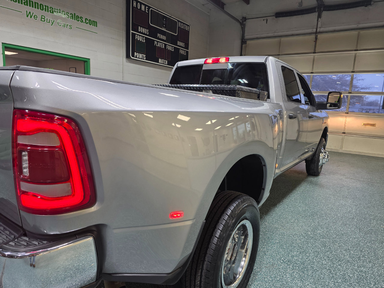 Used 2024 RAM 3500 Tradesman w/ Safety Group image 7