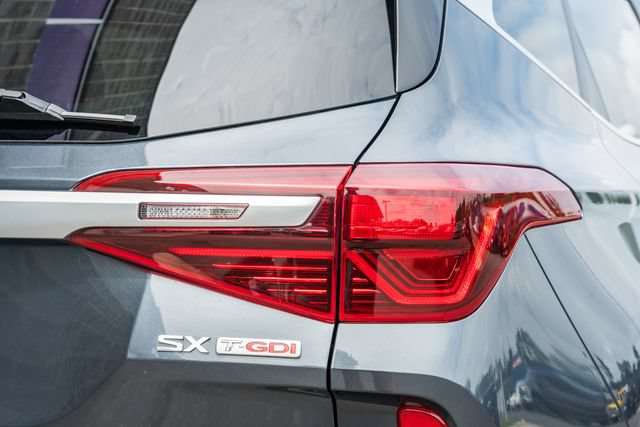 Used 2021 Kia Seltos SX w/ SX Sunroof Package AWD/4WD image 7