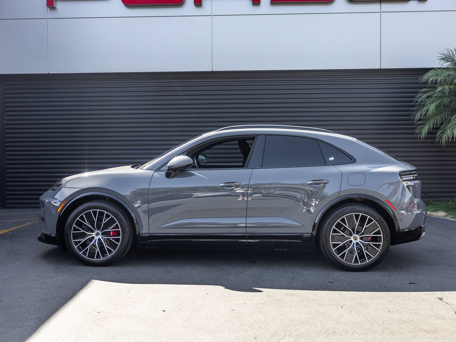 Certified 2025 Porsche Macan Turbo Electric AWD/4WD image 2