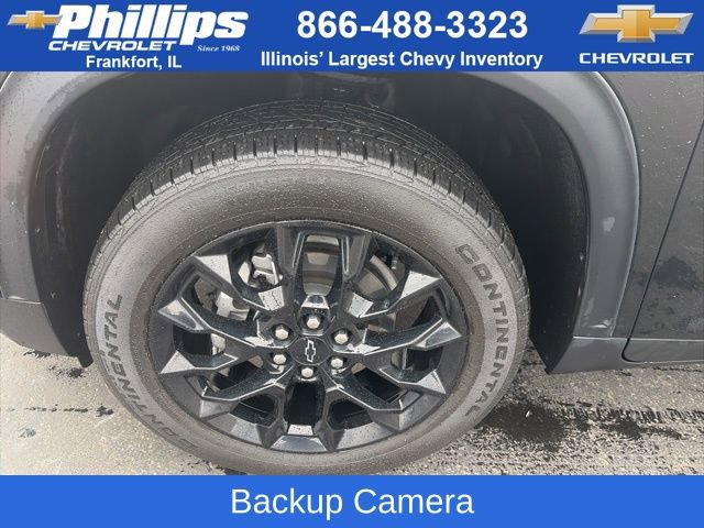 Used 2024 Chevrolet Traverse LT w/ Midnight/Sport Edition image 2