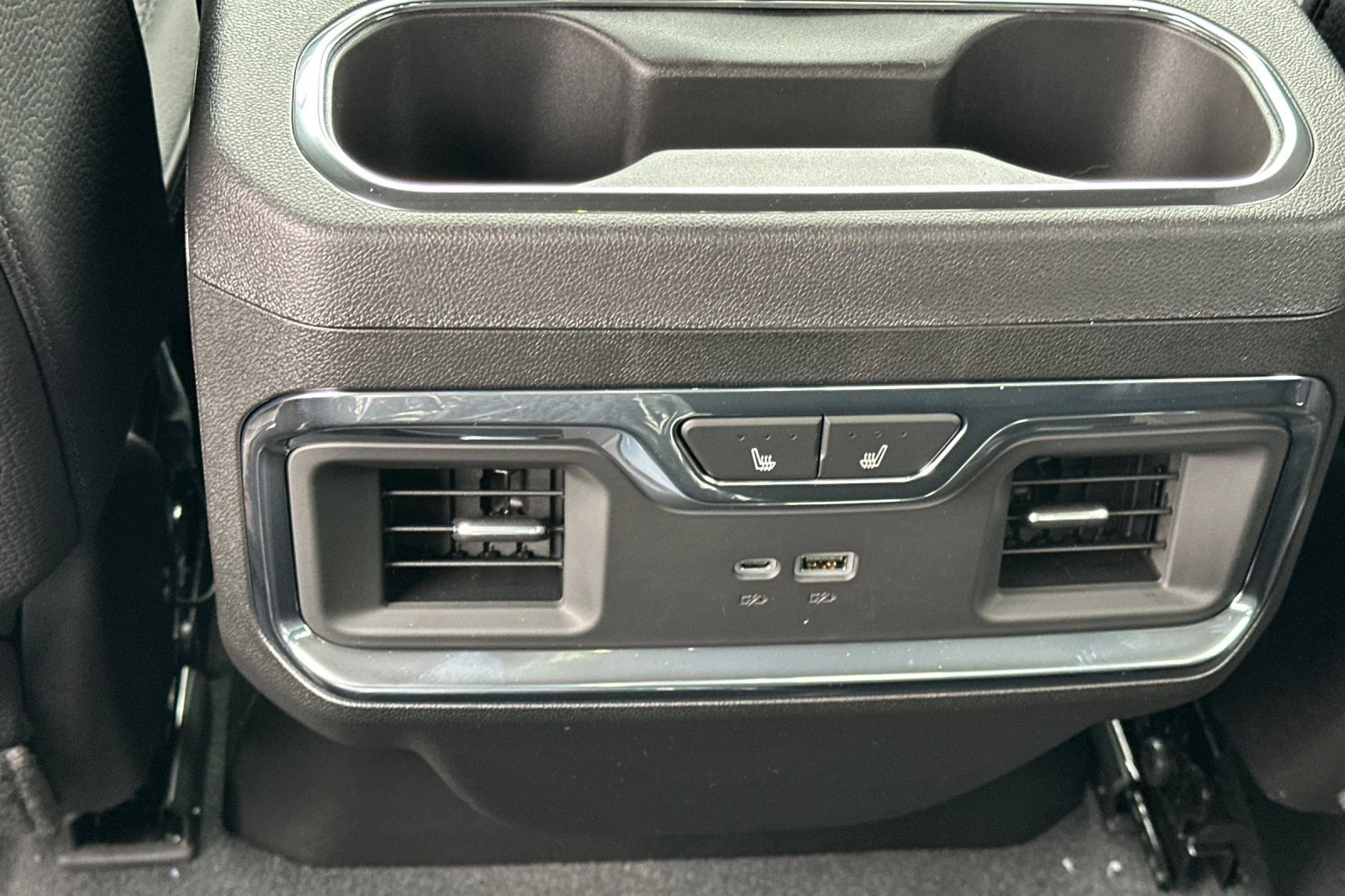 New 2026 GMC Sierra 2500 Denali w/ Denali Reserve Package image 13