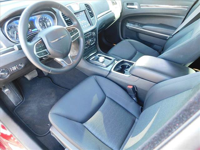 Used 2021 Chrysler 300 Touring w/ Driver Convenience Group RWD image 16
