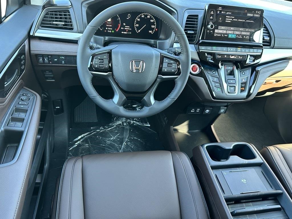New 2026 Honda Odyssey Touring image 9