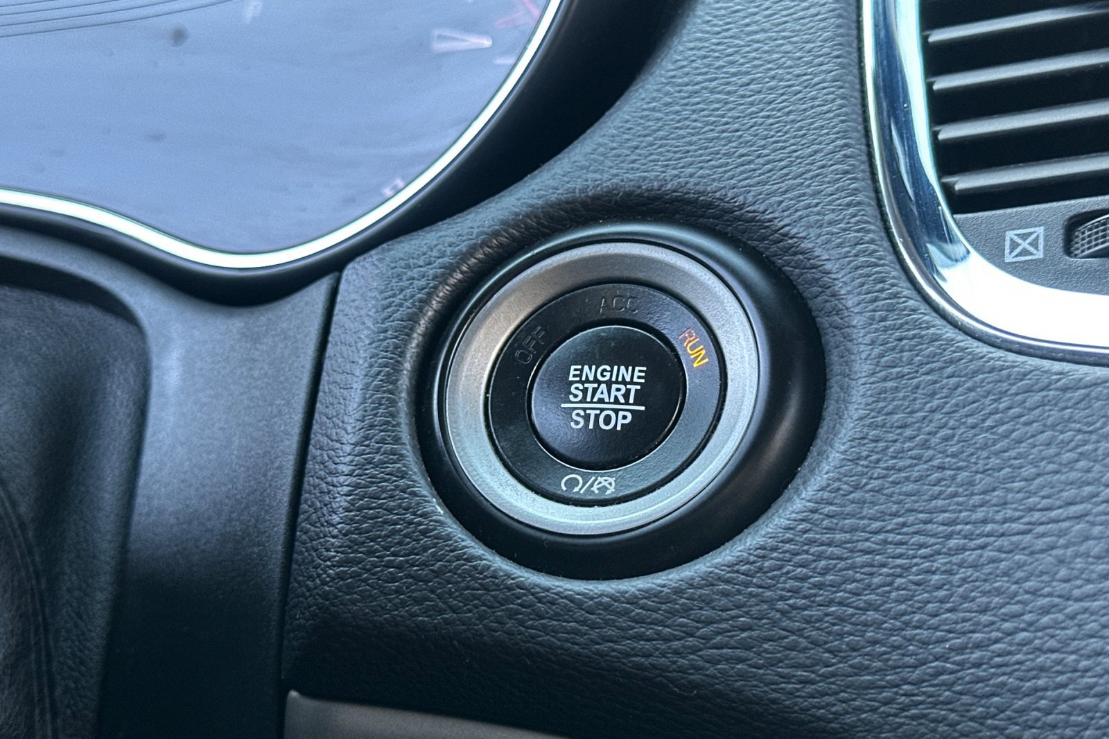 Used 2018 Dodge Durango SXT w/ Trailer Tow Group IV image 35