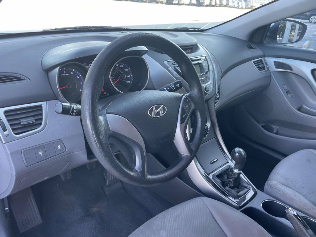 Used 2013 Hyundai Elantra GLS FWD image 19
