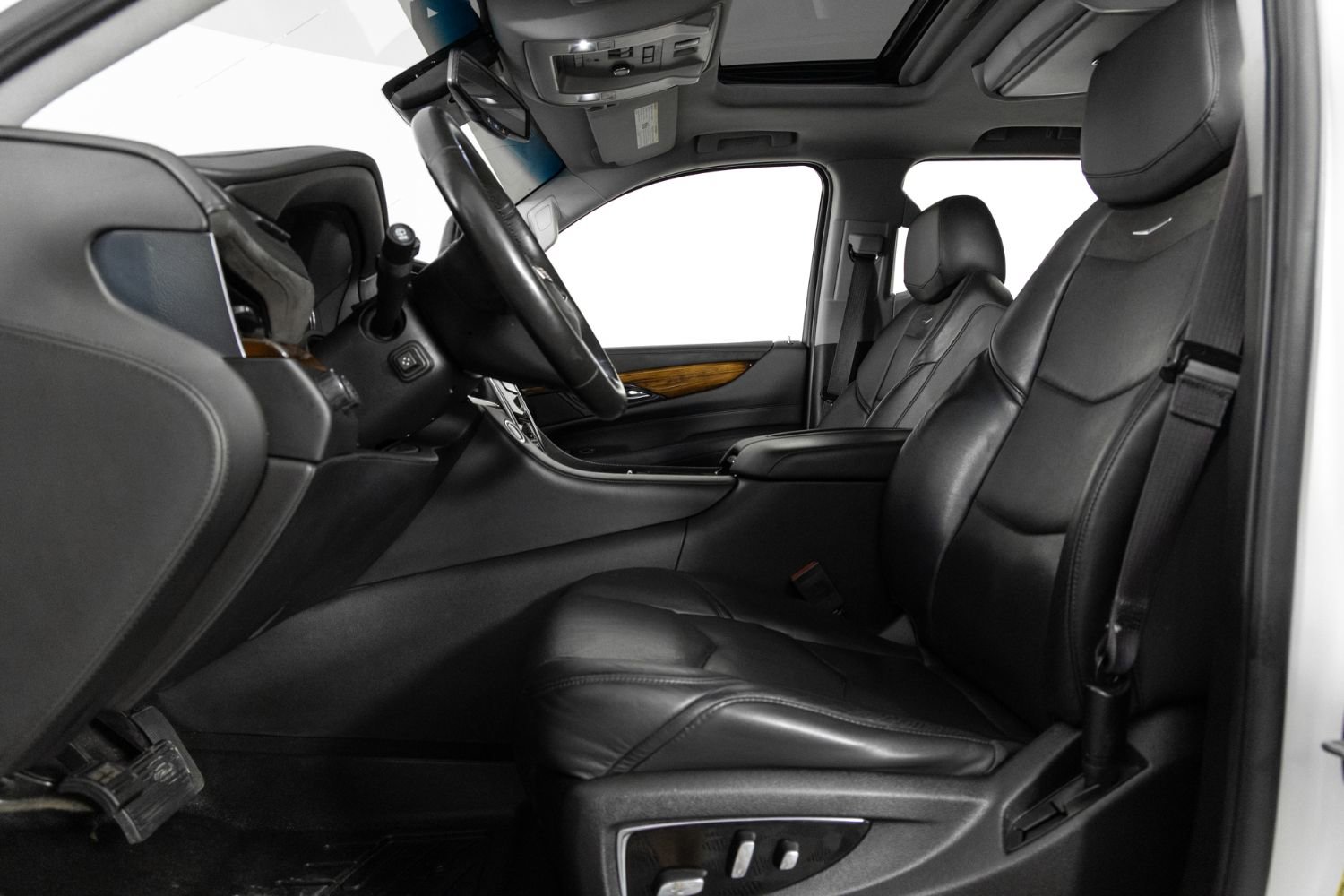 Used 2016 Cadillac Escalade Luxury image 15